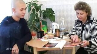 Magányos háziasszony és a zsenge pali