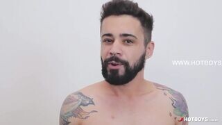 Brazil csákót szexelik a gigantikus farkú barna pasik