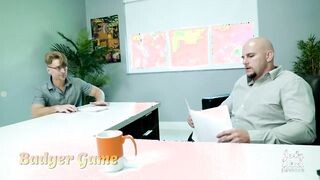 Perverz anyukák és a főnök durva hímvesszője