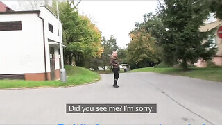 Világos Szőke fiatal maca a raktárban közösül