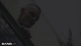 Kerek dagadék fiatal csajszika könyörtelen popsi szexe