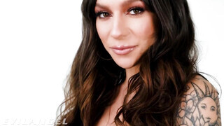 Evilangel - April Olsen a csinos latin amerikai milf