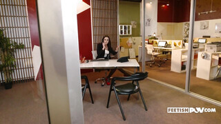 Its POV - Chanel Preston a szőrös cuncis milf