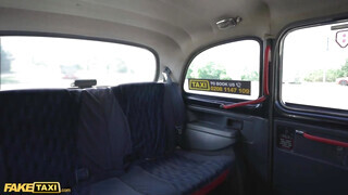 Fake Taxi - Kiara Lord a magyar zsenge a taxiban kufircol