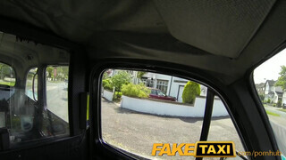 FakeTaxi - ártatlan világos szőke tinicsajszi pippantása