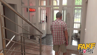 Fake Hostel - Tinédzser turista gádzsi punciba baszva