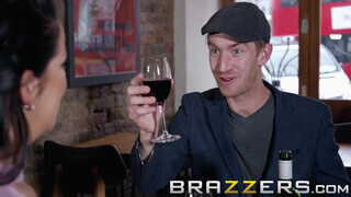 Brazzers - Anissa Jolie élvezi a hatalmas farkat