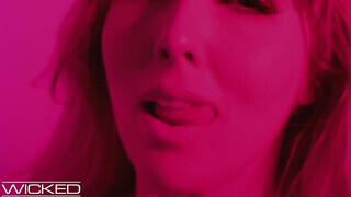 Wicked - Lena Paul szőrös cuncija megbaszva