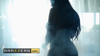 Brazzers - formás formás fenekű csajszi a fürdőkádban