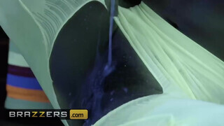 Brazzers - az ázsiai Kendra Spade jó gigászi brét talál