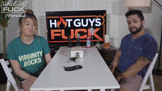 Hot guys fuck - a japán gádzsi nagyon örül a méretes fasznak