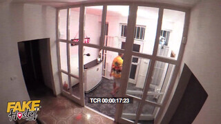 Három lesbi csajszika kényezteti magát - Fake Hostel