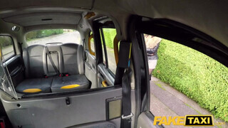 Csöcsös fiatal csaj segget nyal - Fake Taxi