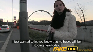 FakeTaxi - Tinédzser ápoló csajszika kufircol a taxiban