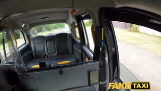 Fake Taxi - Liz Rainbow a perverz zsenge nőci