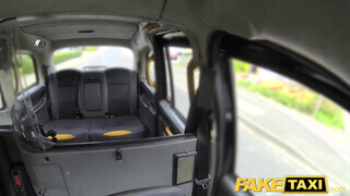 Fake Taxi - Óriási picsájú spanyol milf segg lyukba kúrva