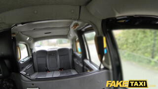 Fake Taxi - ausztrál szuka a szabadban is imádja csinálni