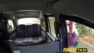 Fake Taxi - Csöcsös vörös milf megdöngetve