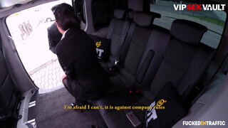 FuckedInTraffic - Jocelyne vadító cseh lány és a sofőr