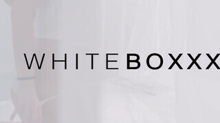 WhiteBoxxx - Silvia Dellai a fullos cseh csajszika