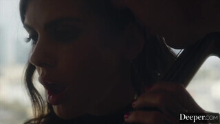 Deeper - Keisha Grey a gigantikus kannás tini lány