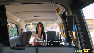 Fake Taxi - Megan Fiore a csábító gigászi csöcsű csajszi