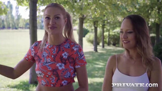 Private com - Blue Angel vaginája megdöngetve