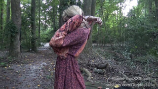 MoxieFilms - Termetes didkós hippi csajszika
