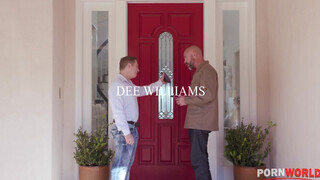 Dee Williams kettő falloszt kap