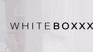 WHITEBOXXX - csodaszép, kívánatos szuka az ágyban