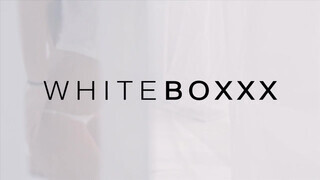 WHITEBOXXX - Eveline Dellai fenékbe reszelve