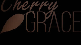 Cherry Grace a kerek popós csajszi