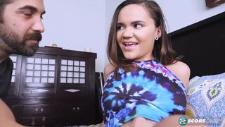 Naudi Nala vadul orálozza és lovagolja a nagy kukacot