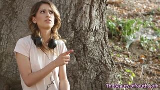 Alexa Grace tinédzser cunija forrón dörzsölődik leszbi szerelmében