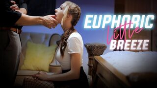 Cuki fiatal Breezy Bri kinky hangulatban csábítja a nevelő atyja barátját bombázó alsóruhában