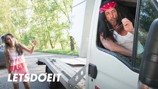 Shrima Malati kint kapja a forró élvezetet a puncájára könyörtelen dúgás után