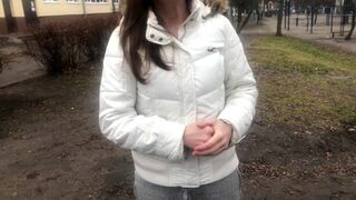 Idegen orálozza és döngeti a pénzért orosz amatőrrel beszélgetve